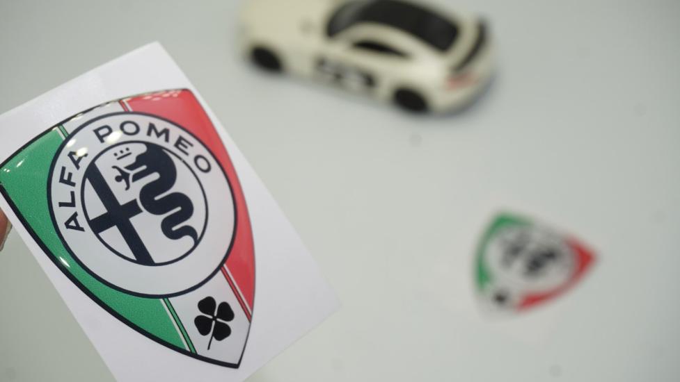 Alfa Romeo Logo Çamurluk Yanı Damla Desen Logo Arma Seti