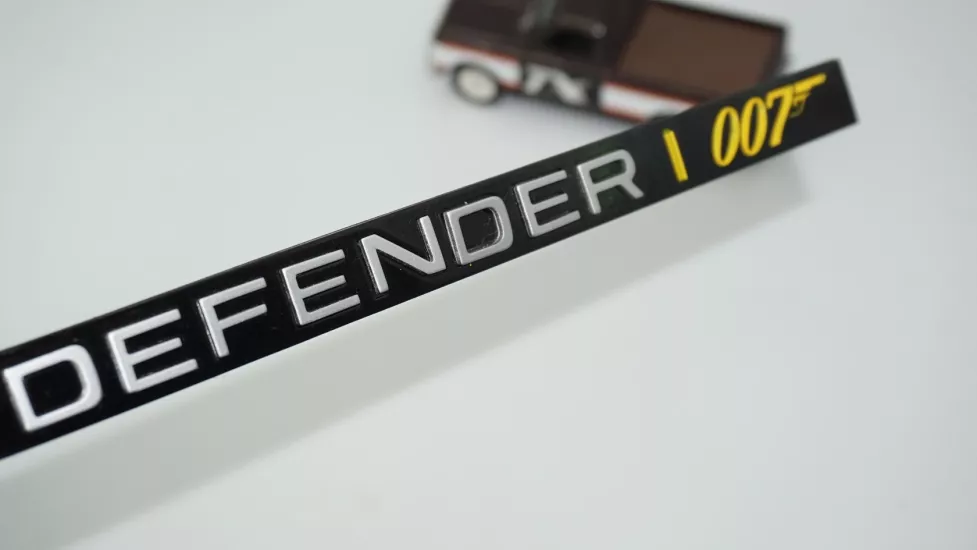 DK Tuning Land Rover 007 Defender 110 Bond Edition Bagaj Yazı Logo Arma
