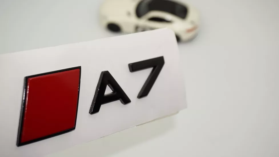 DK Tuning A7 2025+ Bagaj Kırmızı Siyah Yazı Logo Arma Audi İle Uyumlu