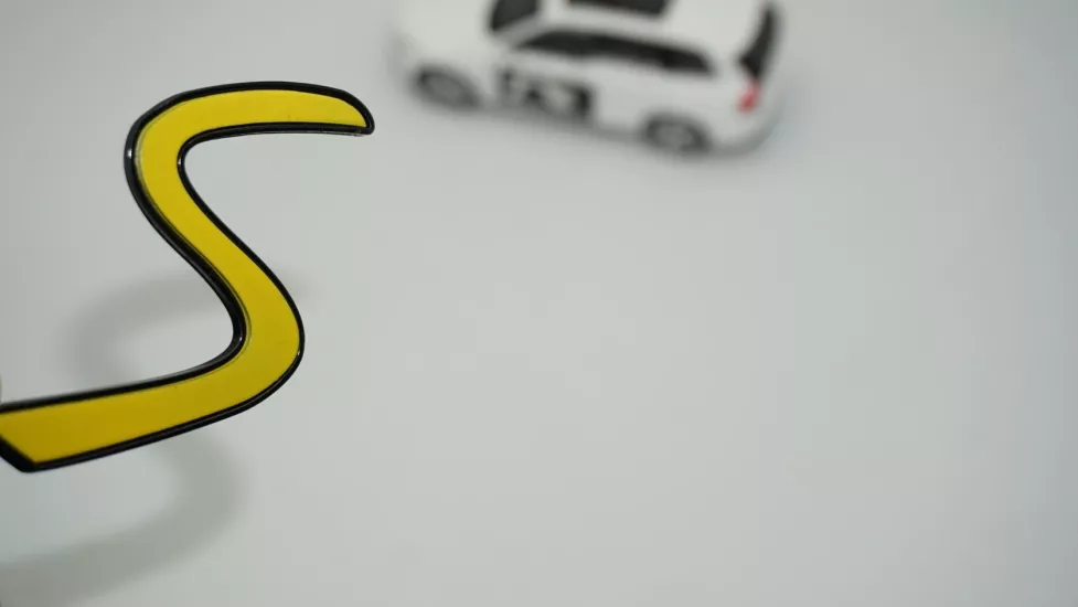 DK Tuning Mini Cooper S Bagaj Siyah Sarı Logo Amblem