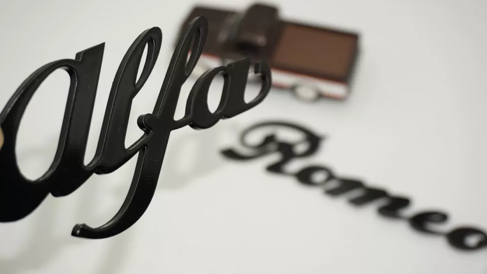 DK Tuning Alfa Romeo Junior Bagaj Siyah Yazı Logo Arma