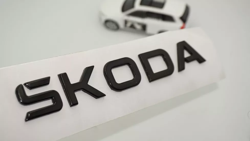 DK Tuning Enyaq Elroq Ön Kaput Siyah Yazı Logo Arma Skoda İle Uyumlu