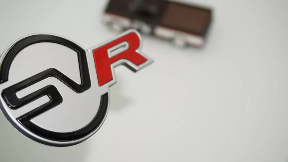 DK Tuning Land Rover Range Rover SVR Bagaj Gri Siyah Logo