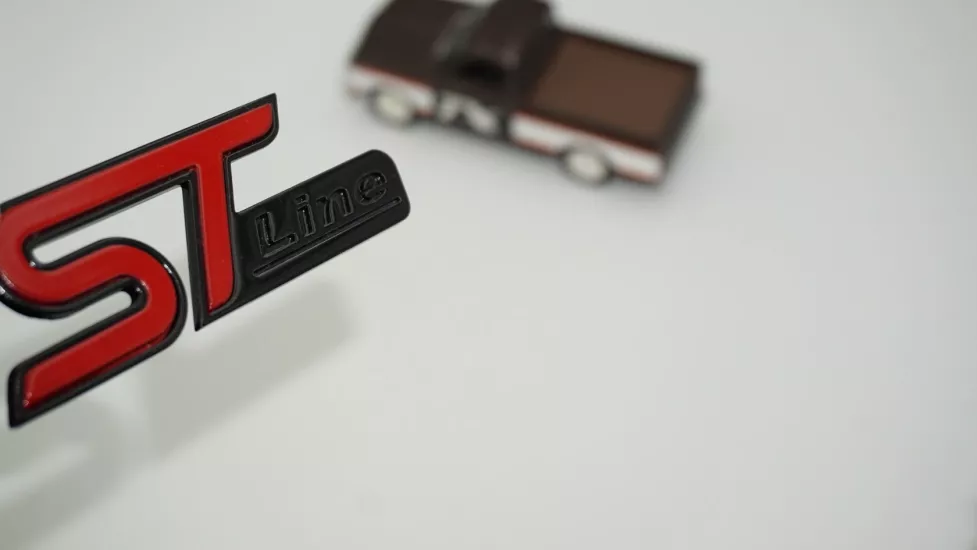 DK Tuning ST Line Logo Bagaj Siyah Kırmızı ABS Logo Arma Ford İle Uyumlu
