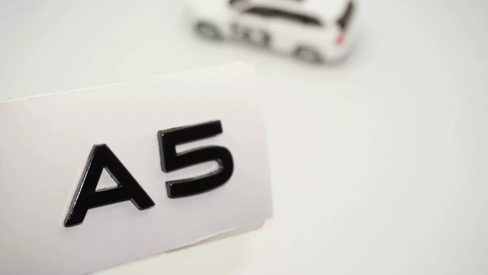 DK Tuning A5 2025+ Yeni Nesil Bagaj Siyah Yazı Logo Arma Audi İle Uyumlu