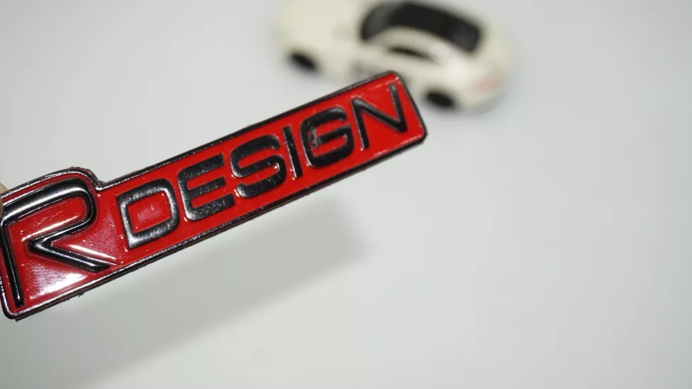 DK Tuning Volvo R Design Bagaj Siyah Kırmızı ABS Yazı Logo Arma