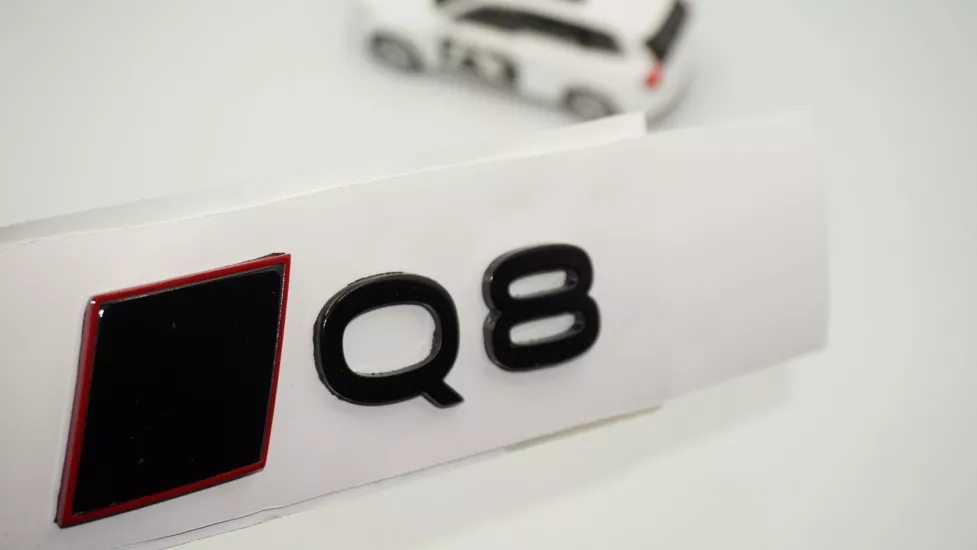 DK Tuning Q8 2025+ Bagaj Siyah Yazı Logo Arma Audi İle Uyumlu