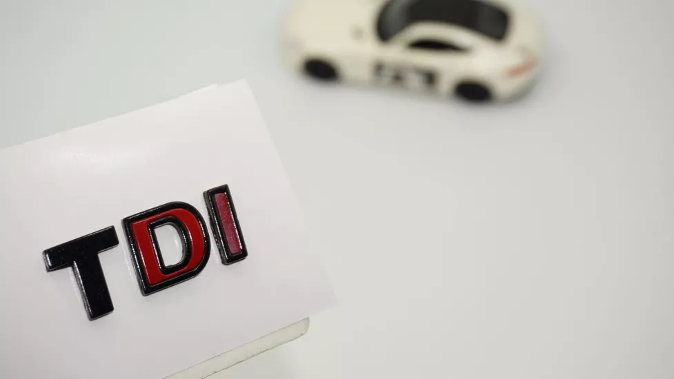 DK Tuning Volkswagen TDi Bagaj 2 Kırmızı Siyah ABS Logo Amblem