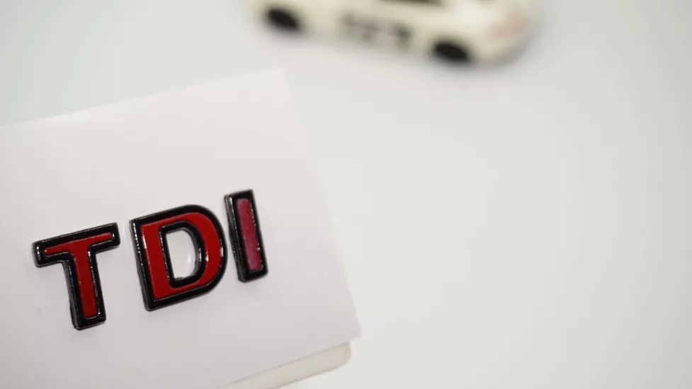 DK Tuning Volkswagen TDi Bagaj 3 Kırmızı Siyah ABS Logo Amblem