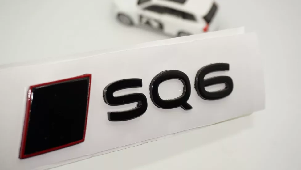 DK Tuning SQ6 2025+ Bagaj Siyah Yazı Logo Arma Audi İle Uyumlu
