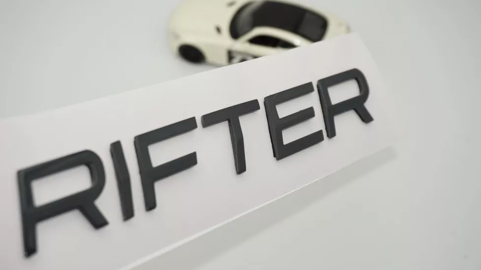 DK Tuning Peugeot Rifter Bagaj 2025+ Koyu Gri Logo Amblem Arma