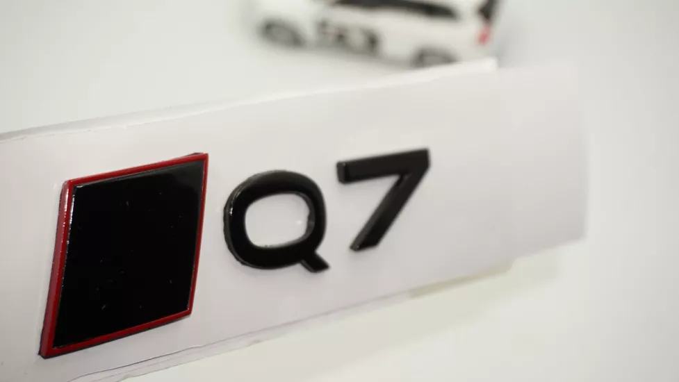 DK Tuning Q7 2025+ Bagaj Siyah Yazı Logo Arma Audi İle Uyumlu