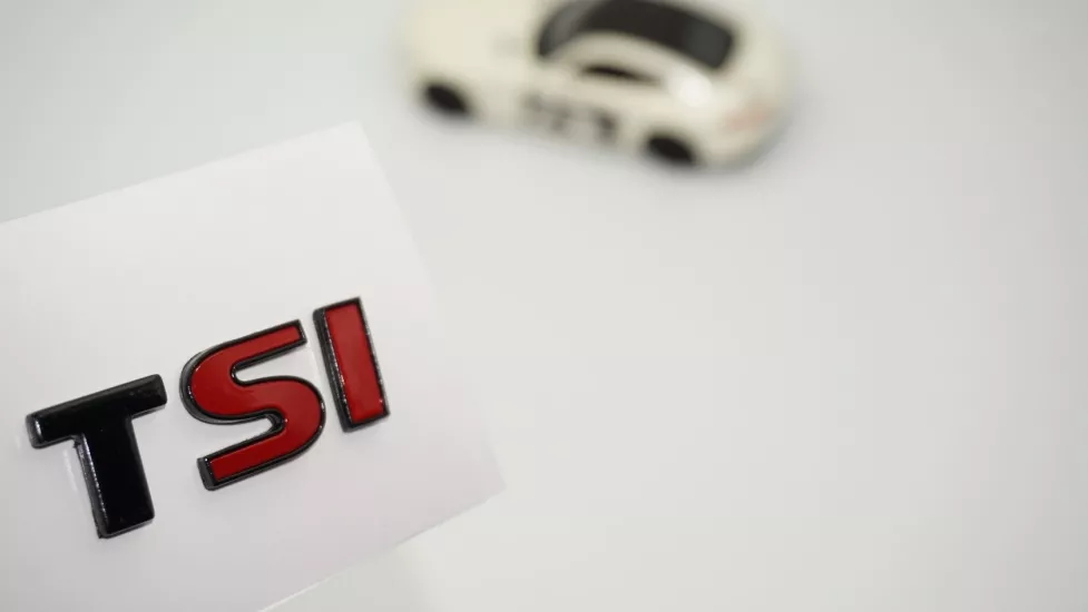 DK Tuning Volkswagen TSi Bagaj 2 Kırmızı Siyah ABS Logo Amblem